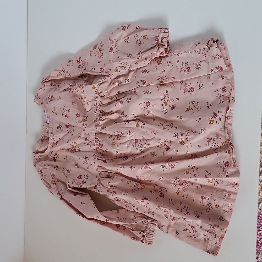 LOT of 4 pieces of Baby Girl clothes (24 Months)